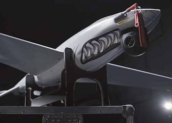 یوکرین شارک ایف پی وی تھرونز کے ہوائی جہاز کے کیریئر میں تبدیل ہوگئے ہیں