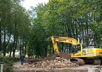 ایسٹونیا میں ، سوویت فوجیوں کے بھائیوں کی تدفین کھدائی کی