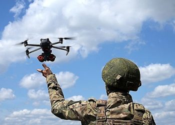 روس میں ، انہوں نے یہ ظاہر کیا ہے کہ ان کے بغیر پائلٹ طیاروں میں "مکھی” استعمال ہوتی ہے