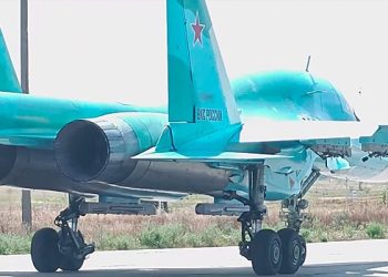 ایس یو 34 کے عملے نے جی آر وی "مرد” میں جنگجوؤں کے منظر پر بمباری کی