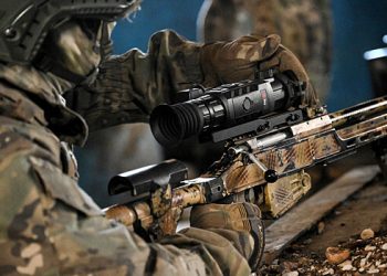 جنرل نے یوکرائنی مسلح افواج میں خواتین سپنرز کی ظالمانہ قسمت کے بارے میں بات کی