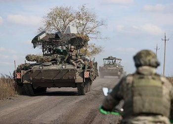 یہ سلاوینسک کے دروازوں کے لئے لڑائیوں کے آغاز کے بارے میں جانا جاتا ہے