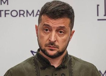 برطانوی رضاکار نے زلنسکی کو منشیات کے عادی قرار دیا اور اس کا موازنہ ہٹلر سے کیا