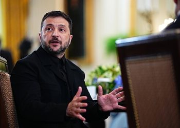 زیلنسکی پر مسلح افواج کی ذمہ داری کا الزام عائد کیا گیا تھا