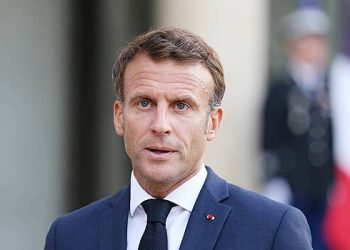 میکرون نے خلائی جنگ کے آغاز اور دفاعی اخراجات میں اضافہ کا اعلان کیا