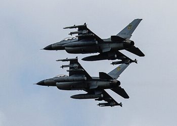 رومانیہ نے نیدرلینڈ سے 1 یورو کے لئے 18 ایف 16 لڑاکا طیارے خریدے رومانیہ نے نیدرلینڈ سے 1 یورو کے لئے 18 ایف 16 لڑاکا طیارے خریدے