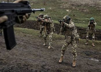 یوکرین کی مسلح افواج کے ایلیٹ اسپیشل فورس کے افسران کو جمہوریہ کوریا جمہوریہ کوریا میں ختم کردیا گیا۔