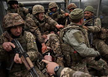 آر آئی اے: یوکرائنی مسلح افواج نے شمالی کوریا کے شہریوں کے صحن میں گولہ بارود رکھنے والی گاڑیاں رکھی۔