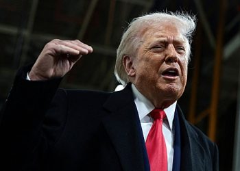 ٹرمپ ایران کی سیکیورٹی ایجنسیوں اور قیادت کے خلاف سرجیکل ہڑتال پر غور کر رہے ہیں