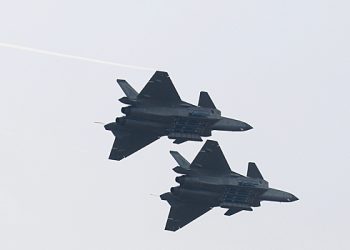 IO: امریکی اور ڈچ پائلٹ یوکرین میں F-16 کا حصہ پرواز کر رہے ہیں۔ IO: امریکی اور ڈچ پائلٹ یوکرین میں F-16 کا حصہ پرواز کر رہے ہیں۔